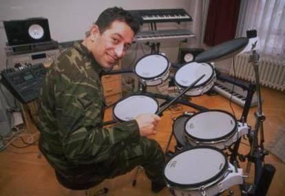 <p>Yılmaz tam 18 ay askerlik yaptı.</p>
<p> </p>