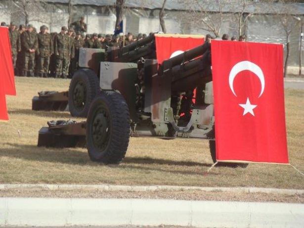 <p>Batıkan Manço askerliğini topçu olarak yaptı.</p>
<p> </p>