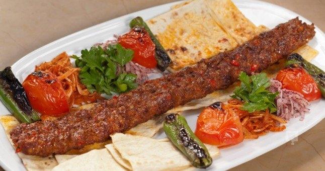 <p><strong>Adana</strong><br />
<br />
Adana kebabı, şalgam suyu, yüzük çorbası, süllüm ve karakuş tatlısı. </p>
