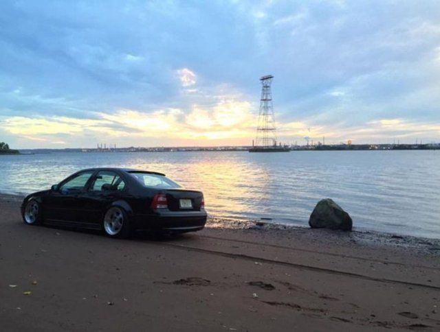 <p>Jetta model aracını deniz kenarına park eden adam hava kararınca şaşkına döndü!</p>