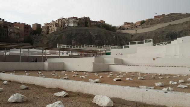 <p>Cennetü'l Mualla, Cennetü'l-Bakî ve Uhud şehitlerinin medfun bulunduğu kabristanlıklar, Peygamberimiz (sav) için çok şey ifade ederdi. Çünkü, Alemlerin Efendisi'nin en sevgilileri buralarda yatmaktadır.</p>