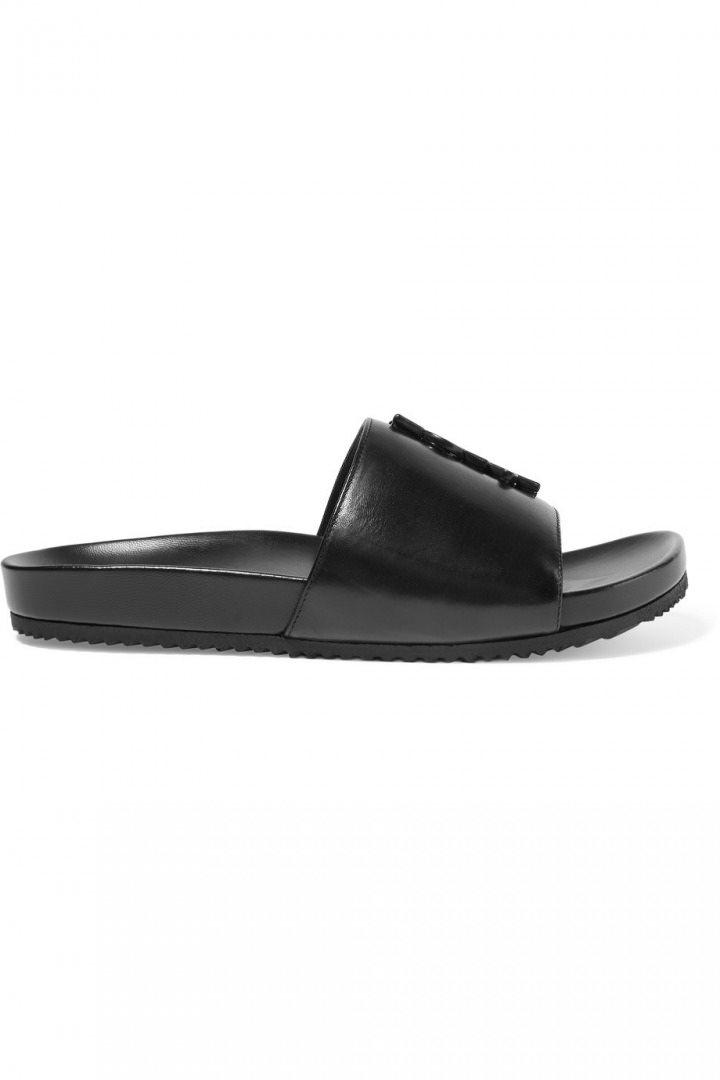 <p><strong>Saint Laurent</strong></p>
