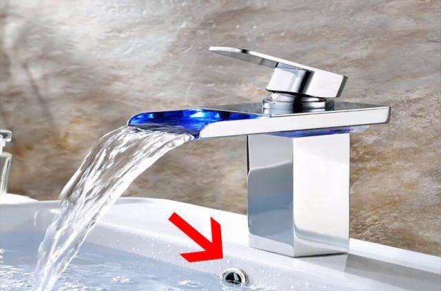 <p>Lavaboyu suyla doldurmak için tıkaç kullanarak lavabo giderini tıkadığımızda da o delik taşma seviyesini bize gösterir. O deliğe gelince musluğu kapatmazsak su dışarıya taşmaz oradan tahliye olur.</p>
<p> </p>
