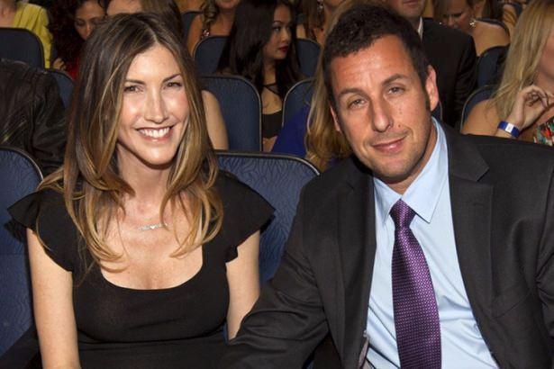 <p>6. ADAM SANDLER (JACQUELINE SAMANTHA TITONE)</p>

<p>Adam Sandler ile bir dostu aracılığıyla tanışan Jackie Sandler da eşine büyük bir tutku besliyordu. 2003 yılından beri mutlu bir birliktelik sahibi olan çift, bu güzel evliliği koruyabilen çiftler arasında.<br />
 </p>
