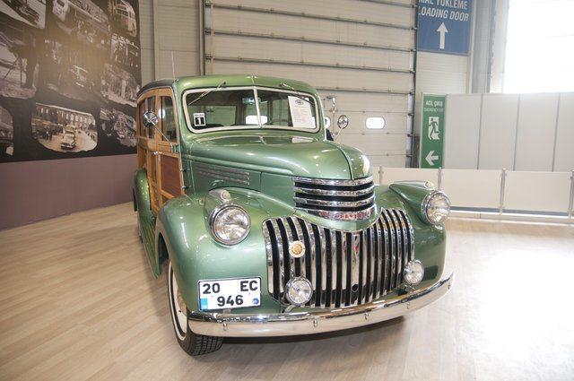 <p>Chevrolet-Saburban Woody 1946</p>

<p> </p>
