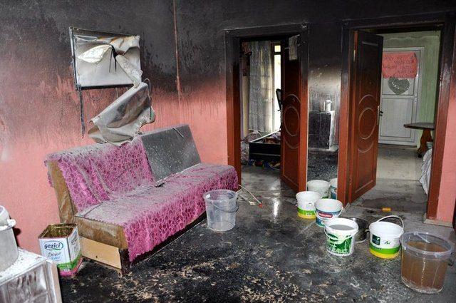 <p>Haber verilmesiyle gelen iftaiye ikepleri, yangını büyümeden söndürdü.</p>