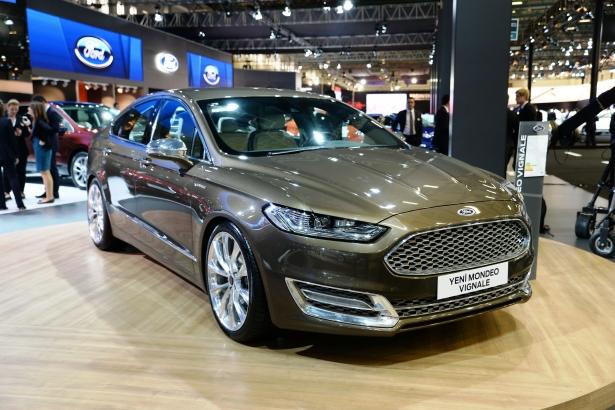 <p>“Otomobili Yılı” ilan ettikleri 2015’te İstanbul Autoshow’da en fazla yeni modeli sunan marka olma iddiasına sahip olduklarını belirten Ford Otosan Pazarlama, Satış ve Satış Sonrası Genel Müdür Yardımcısı Özgür Yücetürk, “Sektördeki öncü rolümüzü, yeni ürünlerimize olan ilgiyle sürdüreceğimize inanıyoruz.</p>
