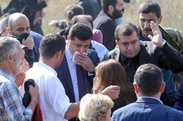 <p>10- Meclis çalışmaları etkilenir mi?</p>
<p>Genel kurulda toplantı yapılabilmesi için 184 milletvekilinin hazır bulunması, bir oylamada karar verilebilmesi için de 138 milletvekilinin aynı yönde oy vermesi gerekiyor</p>