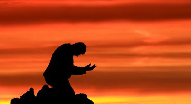 <p><strong>86. Namazın kazaya kalmasının meşru sebepleri kaçtır, sayarmısınız </strong><br />
Üçtür.<br />
A) Uyku<br />
B) Muharebe esnasında düşmandan hiç fırsat bulamamak<br />
C) Unutmak. </p>
