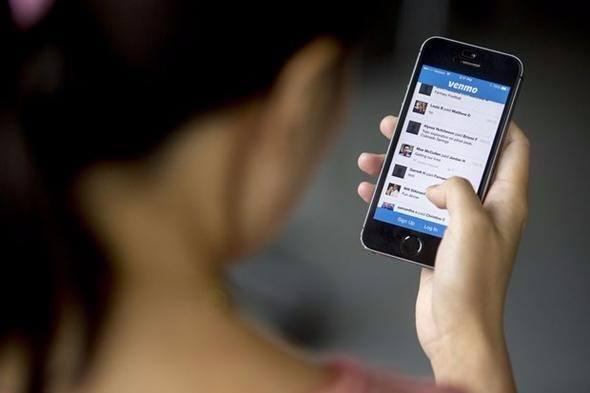 <p>Venmo <br />
<br />
PayPal'ın sahip olduğu uygulamalardan biri olan Venmo akıllı telefonunuz aracılığıyla sosyal ağlardaki tanıdıklarınızla para alışverişi yapmanızı sağlıyor.</p>
