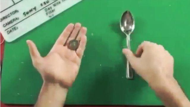 <p>Gösterinin hilesinde el çabukluğu ön plana çıkıyor.</p>
<p> </p>