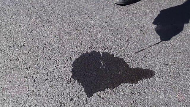 <p>Bu fotoğraf hilesinde suyun yerde yaptığı izi kendi gölgesi olarak göstermesi etkili oldu.</p>
<p> </p>