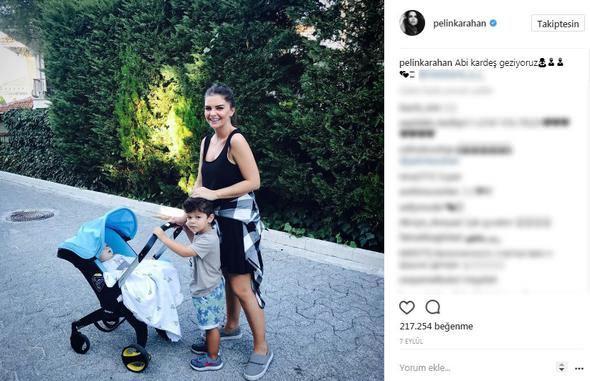 <p>Pelin Karahan'ın 'Abi kardeş geziyoruz' paylaştığı fotoğrafı 217.254 beğeni aldı.</p>
