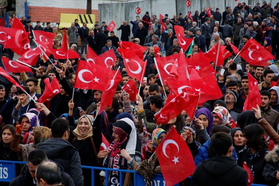 <p>MHP Genel Başkanı Devlet Bahçeli'nin 16 Nisan halk oylamasına yönelik ilk mitinginin düzenlendiği Elazığ İstasyon Meydanında vatandaşlara hitap etti.</p>

<p> </p>
