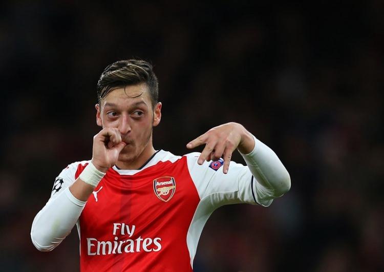 <p>Mesut Özil (Arsenal)</p>
