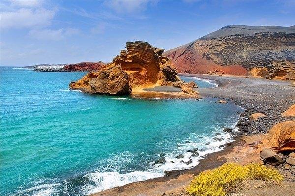 <p><strong>Lanzarote</strong></p>
<p>İspanya</p>