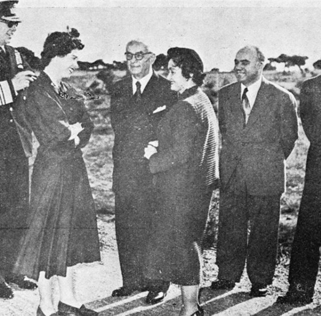 <p>CELAL BAYAR - 1952 YUNANİSTAN GEZİSİ (25.11.1952)</p>

<p> </p>
