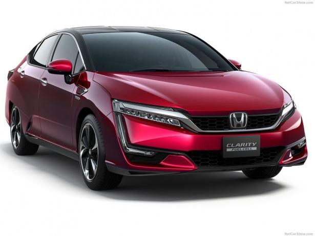 <p>Honda, hidrojenle çalışan otomobili Clarity'nin yeni modelini bu yıl satışa sunmaya hazırlanıyor.</p>
