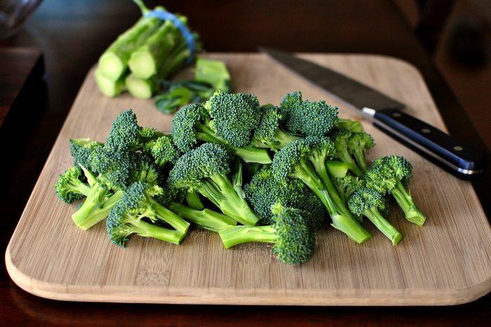 <p><strong>Brokoli</strong></p>

<p>- Hazmı kolaylaştıran brokoli, karaciğeri temizler, kilo vermeyi kolaylaştırır.</p>
