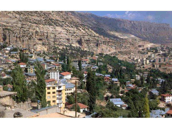 <p>Ankara-Karaman 2 saat 10 dakika</p>

<p> </p>
