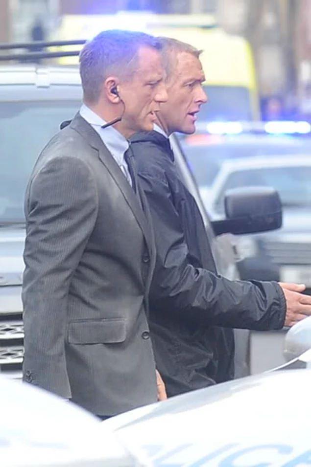 <p>Daniel Craig ve İkiz Dublörü Ben Cooke (Skyfall)</p>
