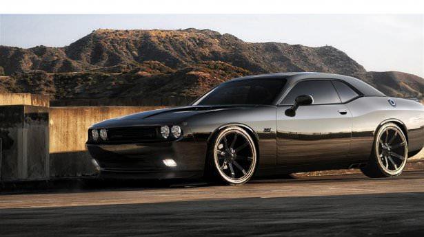 <p>Wesley Sneijder - Dodge Challenger SRT8</p>
<p> </p>