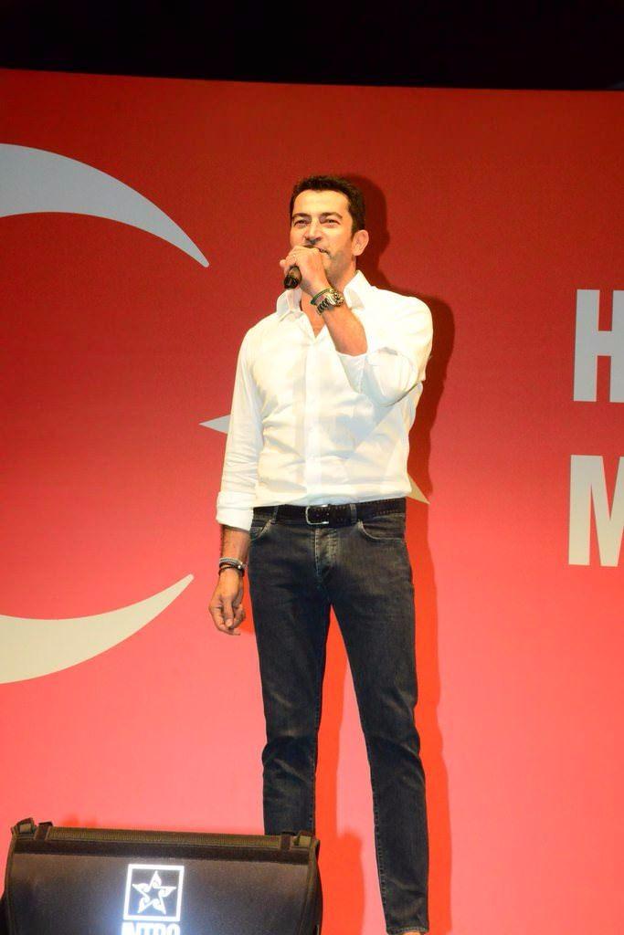 <p><span style="color:rgb(68, 68, 68)">Kenan İmirzalıoğlu</span><a href="http://www.takvim.com.tr/multimedya/galeri/turkiye/demokrasi-ve-sehitler-mitingine-katilacak-unlu-isimler/15">.</a></p>
