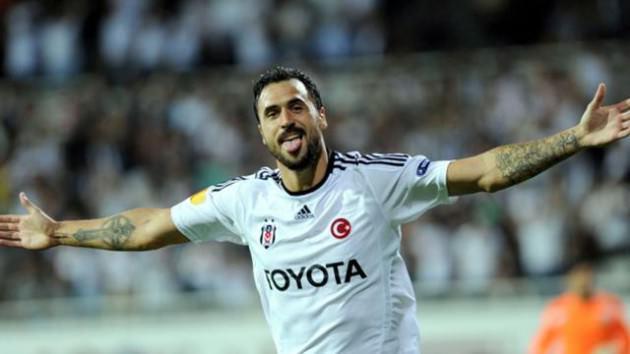 Hugo Almeida - Sevilla --- İspanya'da oynamaya sıcak baktığını belirten Almeida, "Ben 28 yaşındayım ve burada iyi zaman geçiyorum. Ancak İspanya ve İngiltere dünyanın en iyi ligleri. Her oyuncu bu iki ligde forma giymek ister" diye konuştu.