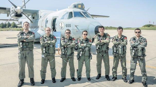 <p>Onlar iki mavinin, yani deniz ve gökyüzünün gözüpek kahramanları... 101 yıl önce kurulan Türk Deniz Hava Komutanlığı şimdilerde dünyanın en köklü ve donanımlı deniz hava kuvvetleri arasında yer alıyor</p>