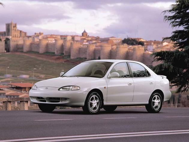 <p>Hyundai Lantra</p>
