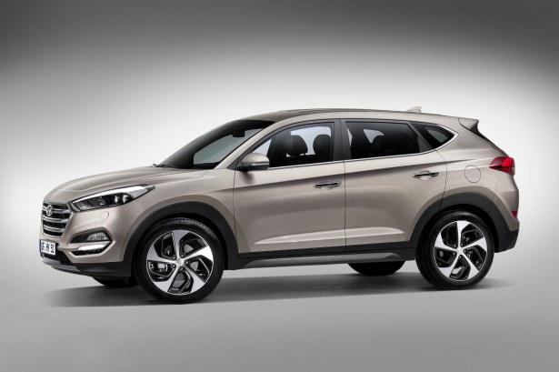 <p>Kullanıcılarına konfor ve rahatlık vaat eden Hyundai Tucson, yumuşak dokulu malzemeler kullanılarak hazırlanan rafine iç mekanıyla da oldukça iddialı. Yüksek kaliteli iç mekandaki orta konsolun modern ve sade görüntüsü otomobile ayrıcalık katarken, Şarap Kırmızısı deri döşeme seçeneği de aracın yeni özelliklerden bir diğeri.</p>