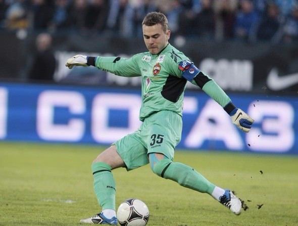 <p>IGOR AKINFEEV | Menajerlik oyunlarının tozlu sayfalarında kalan, oyunda kariyer rekorları kıran fakat gerçek hayata bakıldığında CSKA'dan ibaret kariyeri olmayan müthiş kaleci Igor Akinfeev...</p>

<p> </p>

