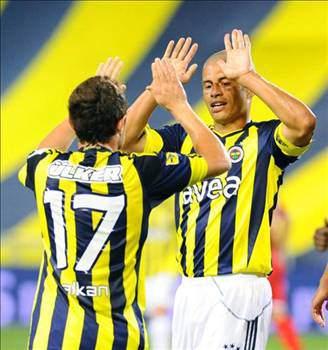 OKAN ALKAN: Futbola Mardin'deki Fenerbahçe Futbol Okulu'nda başladı. Futbol okulunda 1 sene eğitim gördükten sonra amatör kümede de 1 sezon forma giydi ve Mardinspor'a geçti. Mardinspor'da oynarken U15 Milli Takımı'na çağrıldı. Sonrasında da Fenerbahçe'ye transfer oldu.