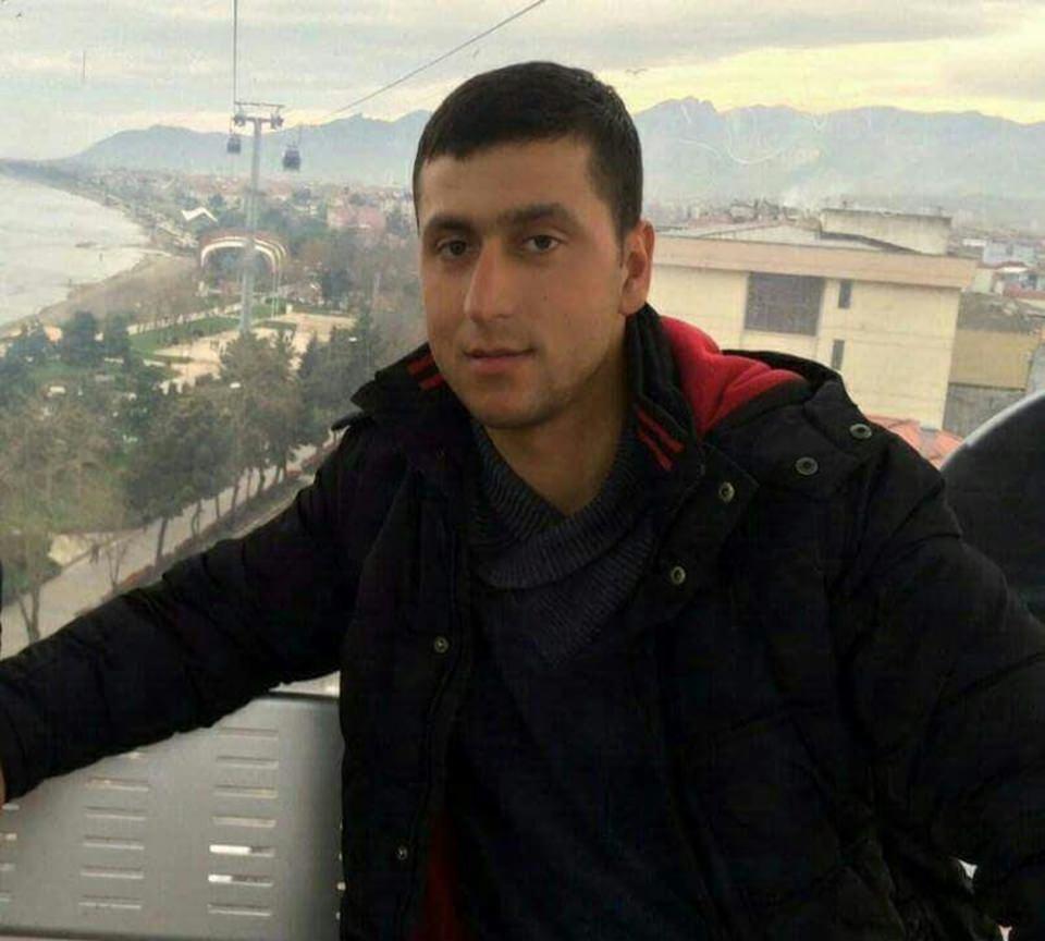 <p><strong>ASTSUBAY KIDEMLİ ÇAVUŞ ÖNDER PINAR - ELAZIĞ</strong><br />
<br />
Fırat Kalkanı Harekatı kapsamında El Bab bölgesinde düzenlenen operasyonda şehit düşen Topçu Astsubay Kıdemli Çavuş Önder Pınar’ın Elazığ’daki ailesine acı haber ulaştı. </p>
<p> </p>
