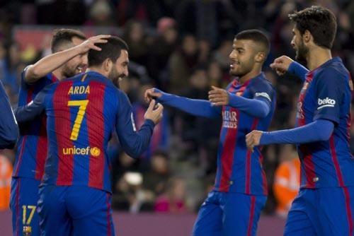 <p>Kupanın 4. turunda 3. lig takımlarından Hercules ile eşleşen ve deplasmanda oynadığı ilk müsabakada 1-1 berabere kalan Barcelona, Nou Camp'taki rövanşı 7-0 kazandı.</p>
