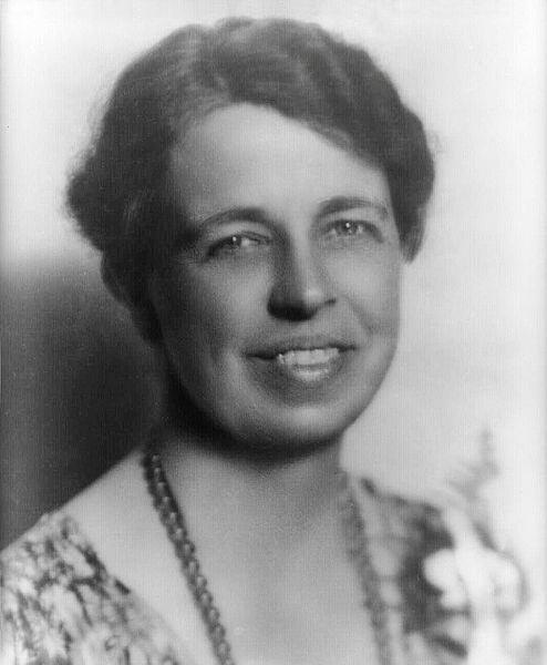 <p><strong>Eleanor Roosevelt'in Hikayesi (The Eleanor Roosevelt Story 1965) </strong><br />
<br />
ABD'nin 32. başkanı Franklin D. Roosevelt'in eşi Eleanor Roosevelt'in, BM Temsilciği ve İnsan Hakları Bildirisi'ne imza atan yaşam öyküsü</p>
