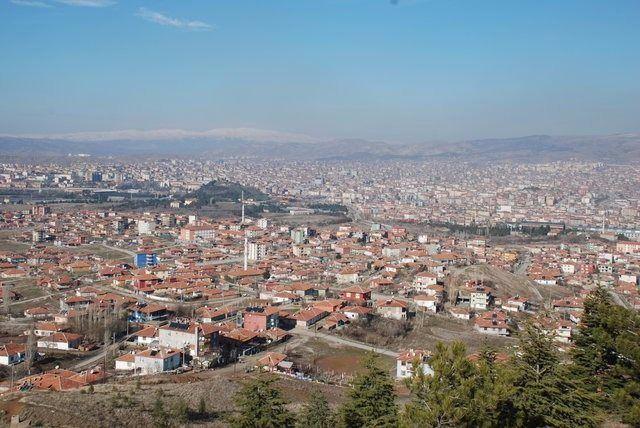 <p><strong>Adıyaman</strong></p>

<p>Kayıtlı Suriyeli: 25,601</p>

<p>Şehir Nüfusu: 610,484</p>

<p>İl nüfusu ile karşılaştırma yüzdesi: 4.19</p>
