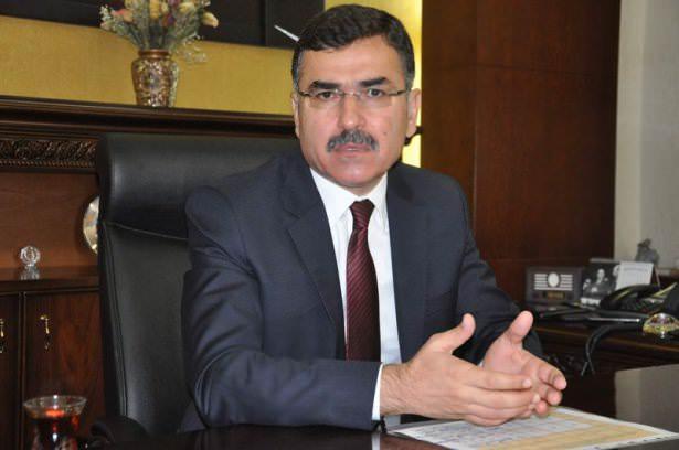 <p>Balıkesir Valisi Ahmet Turhan Merkez Valisi</p>
<p> </p>