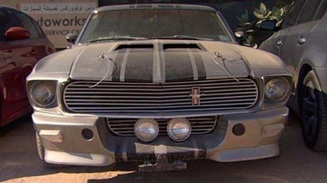 <p>Kentte çalışan yabancılar ülkelerinin üçte biri fiyatına satılan Ferrari veya Mercedes’lere kayıtsız kalmıyor. Ancak “kesin dönüşlerde” bu otomobiller ciddi sorun yaratıyor.</p>
<p> </p>