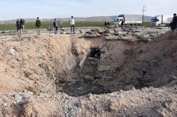 <p>Polis, saldırganların yakalanması için ilçede geniş çaplı operasyon başlattı.<br />
</p>
