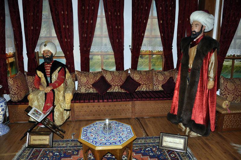 <p><strong>"Karadeniz turlarının finalini Amasya yapılıyor"</strong></p>

<p>Karadeniz turlarının son durağının Amasya olduğuna dikkati çeken Kaya, turlarının finalinin Amasya'da yapıldığını söyledi.</p>
