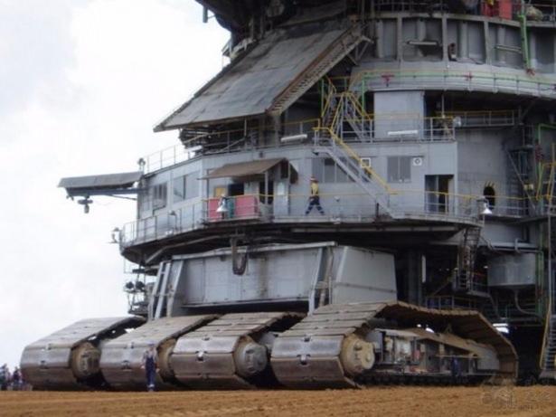 <p>Bagger 288 dünyanın en büyük kazı makinesi olarak kabul ediliyor.</p>

<p> </p>
