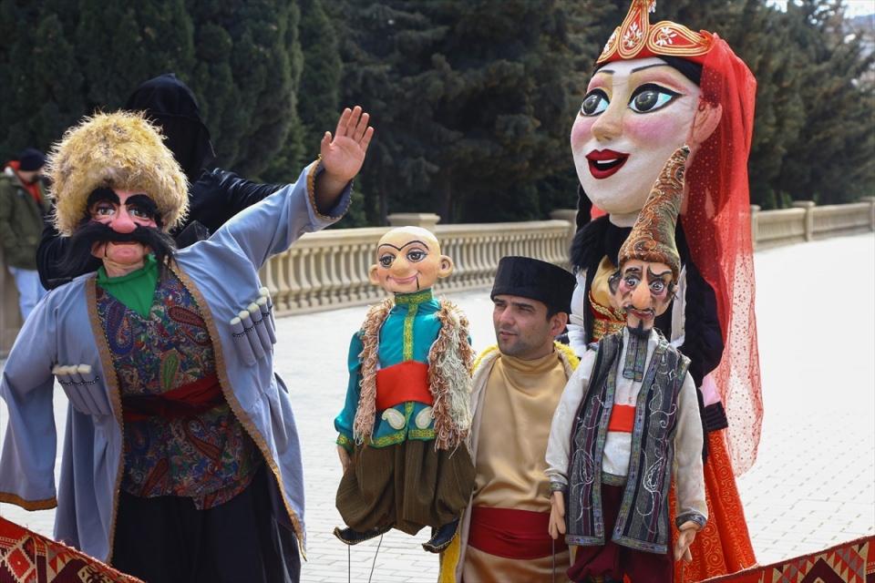 <p>Azerbaycan'da, Türk dünyasının en önemli bayramlarından, baharın habercisi olarak kabul edilen Nevruz coşkusu yaşanıyor. </p>
