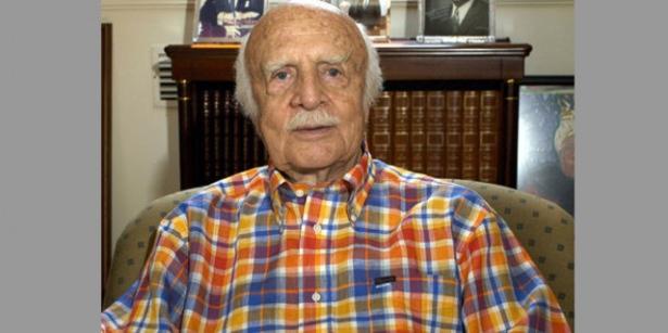 <p>Vehbi Koç'un tüm ısrarlarına rağmen kariyerini Koç Holding'den istifa ederek sonlandıran Can Kıraç iş hayatı boyunca TMSF Başkanlığı yaptı ve birçok önemli alanda başkanlık ve yöneticilik pozisyonlarında bulundu.</p>
<p> </p>