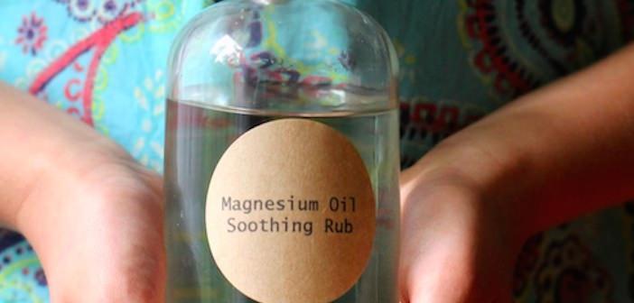 <p>Yan etki sizi rahatsız edecek seviyede ise su ile seyreltebilirsiniz. Magnezyum yağı deride bırakıldığı gibi 20-30 dakika sonra da yıkanabilir. </p>