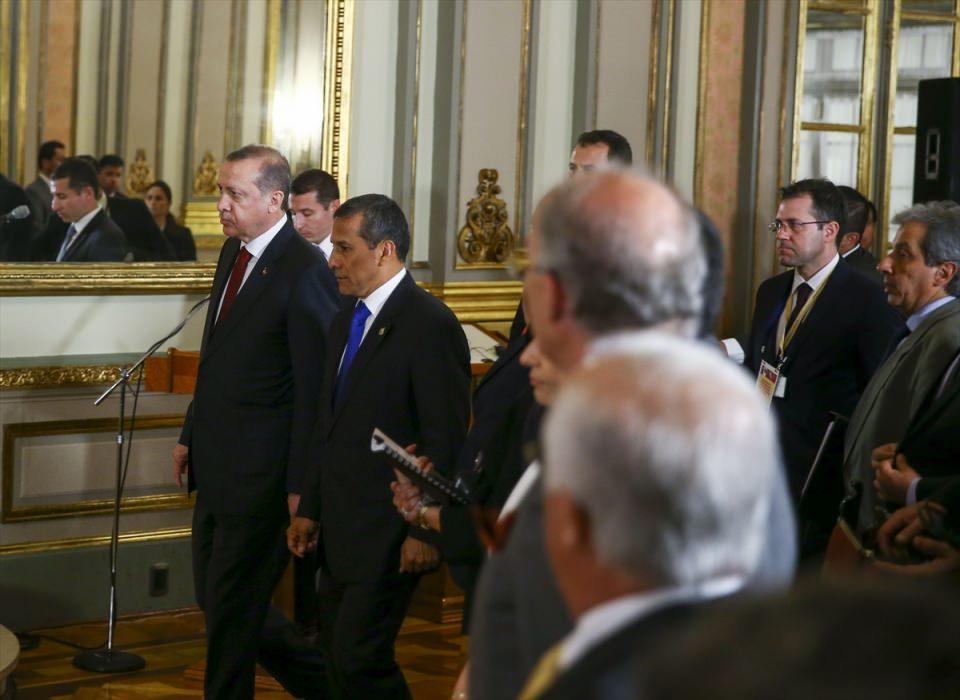 <p>&nbsp;Erdoğan ve Humala, baş başa ve heyetler arası g&ouml;r&uuml;şmelerin ardından ortak basın toplantısı d&uuml;zenledi.</p>
