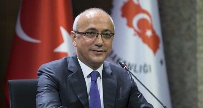 <p>KALKINMA BAKANI LÜTFİ ELVAN<br />
<br />
İstanbul Teknik Üniversitesi Maden Fakültesi</p>