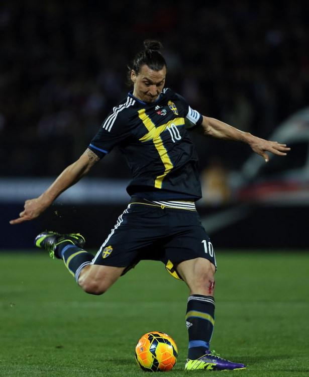 <div>Muhabir: "Bir ev hayvanın var mı?" Zlatan: "Evet. Joey Didulica (Ajax yedek kalecisi)</div>

<div> </div>
