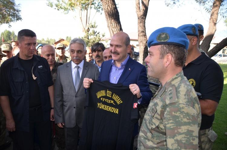 <p>"Bu ülke inşallah 21’inci yüzyılda etrafımızdaki coğrafyanın ve dünyanın parıldayan yıldızı olacaktır. Biz buna inanıyoruz.</p>