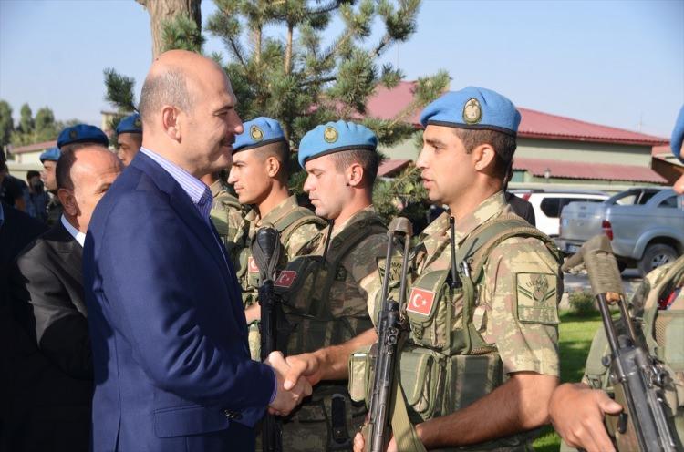 <p>Allah onları kazadan beladan esirgesin, Allah onları muzaffer ve muhafaza etsin" ifadelerini kullandı.</p>